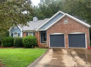 5701 Southminster Ln, Charlotte, NC 28216