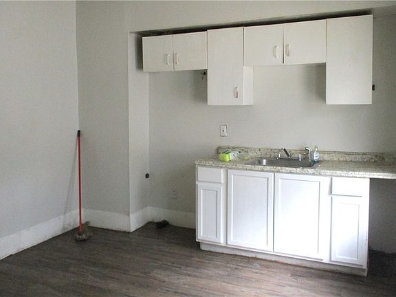 3rd image of 274 Avenue D