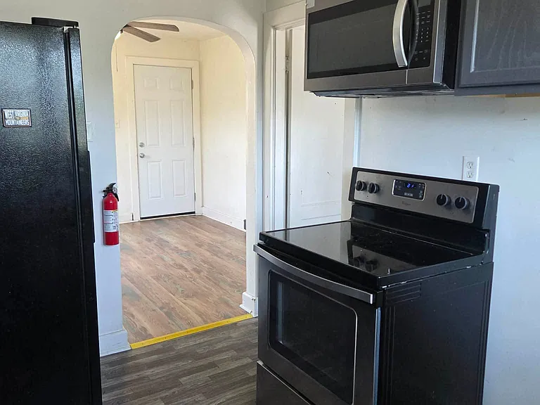 400 Walnut St — Photo 11