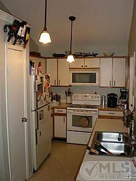 5th image of 254 Teakwood Ln
