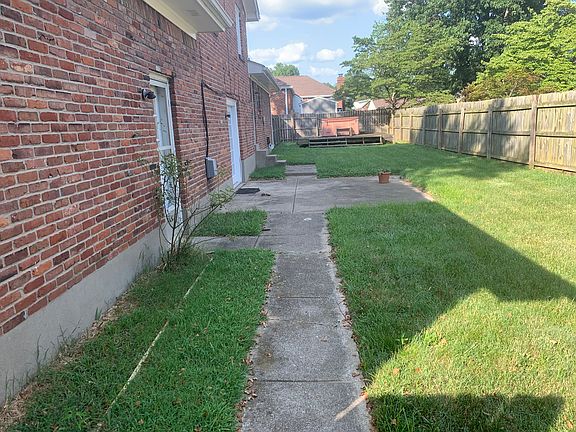 3rd image of 4018 Landside Dr