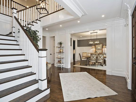 4th image of 19 Fox Meadow Dr