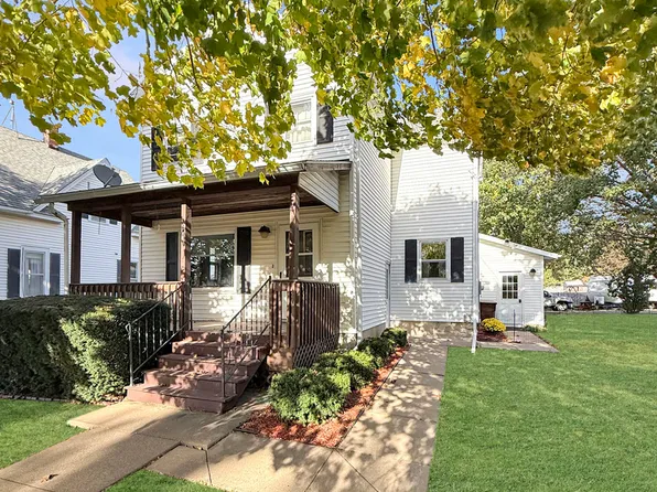 204 S Railroad St, Warren, IL 61087