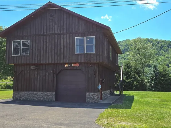 5751 Clark Rd, Great Valley, NY 14741