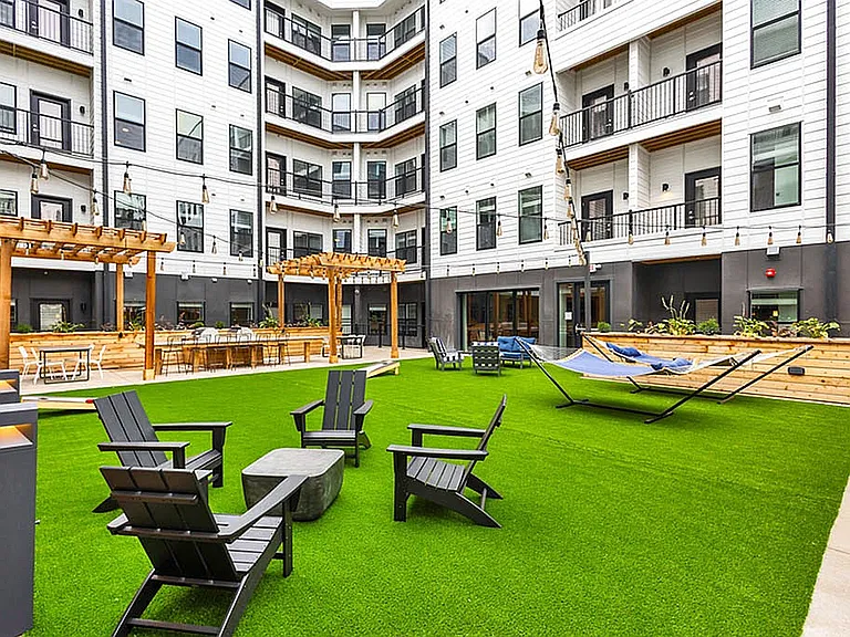 Outdoor Courtyard Area with Turf