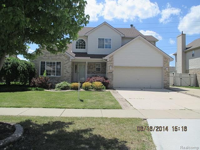 1st image of 23318 Oakleigh Ave
