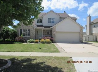 23318 Oakleigh Ave, Woodhaven, MI 48183