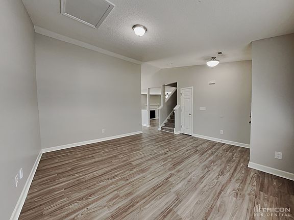 5th image of 3936 Far West Dr