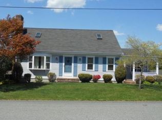 59 Gifford Ln, New Bedford, MA 02740