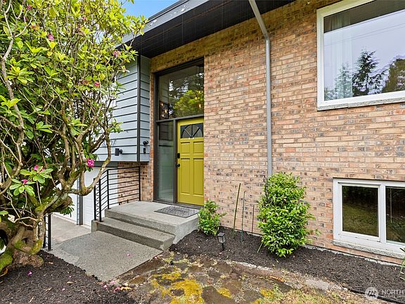 2nd image of 8707 Maple Lane