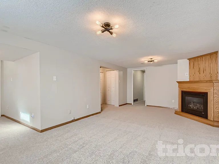 3701 Woodbine Ln N — Photo 14