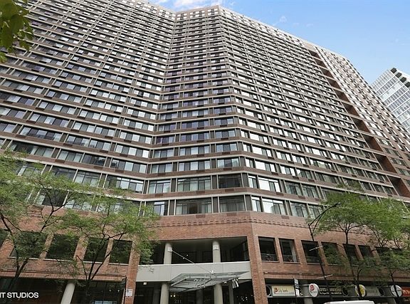 2nd image of 211 E Ohio St APT 2514