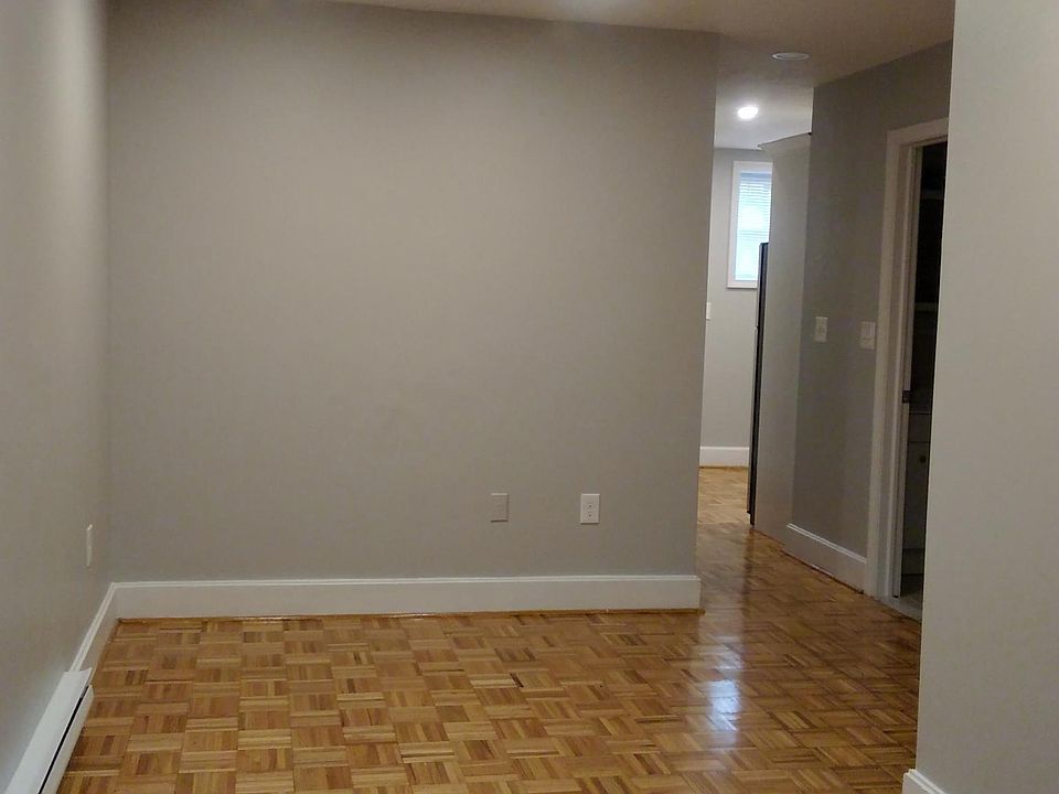 2nd image of 754 Huntington Ave #601
