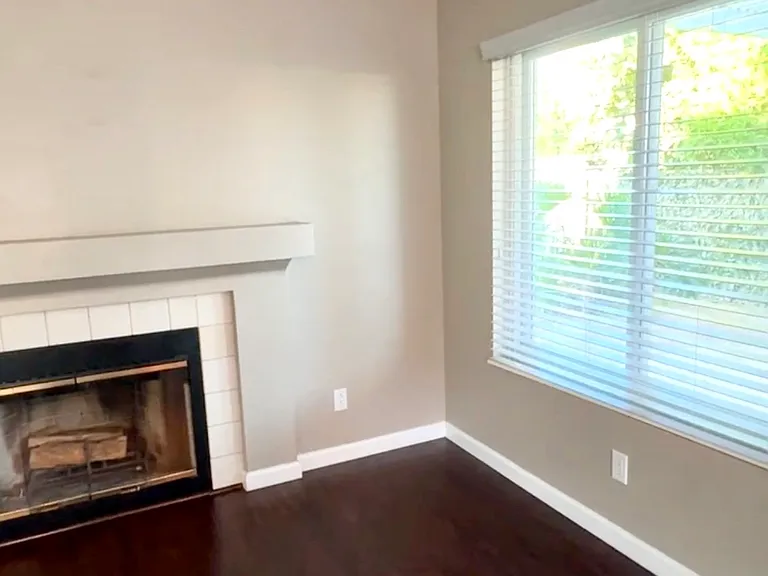 2126 Shoreview Pl — Photo 12