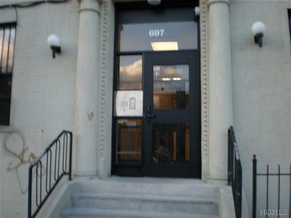 3rd image of 697 Dawson St APT 1A