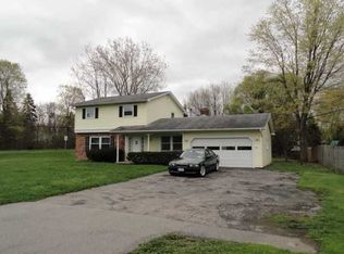 2279 Penfield Rd, Penfield, NY 14526