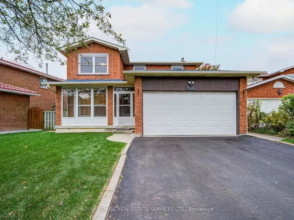 796 Buckingham Ct, Mississauga, ON L5C 4M3