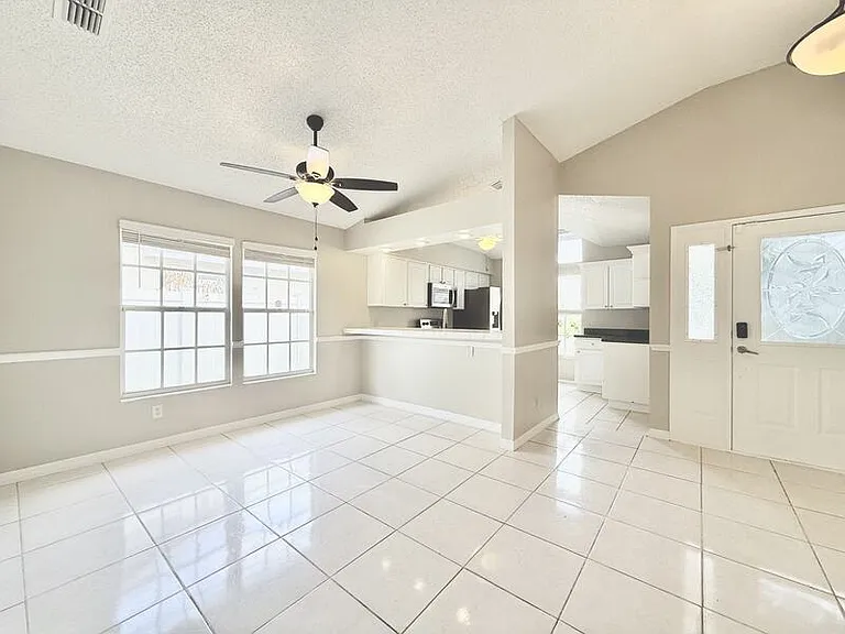 11316 Maybrook Ave — Photo 15