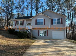 100 Corn Crib Ct, Newnan, GA 30263