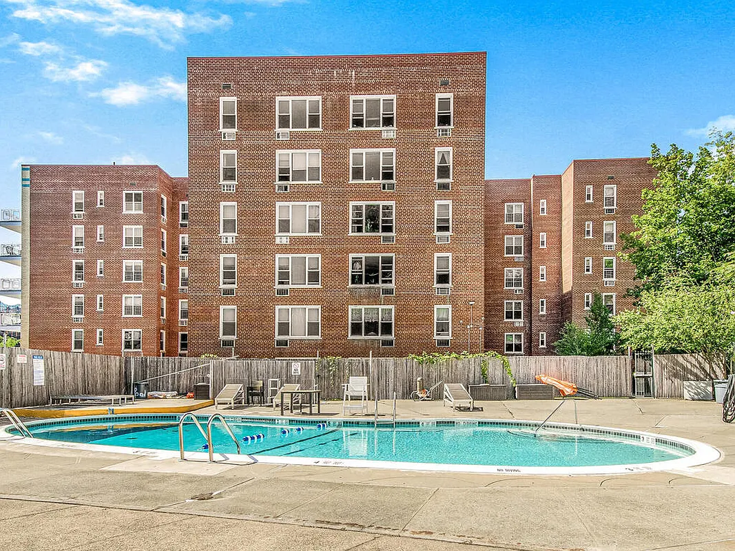 2390 Palisade Ave Unit 4K  