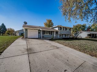 1601 Kingston Ln, Schaumburg, IL 60193