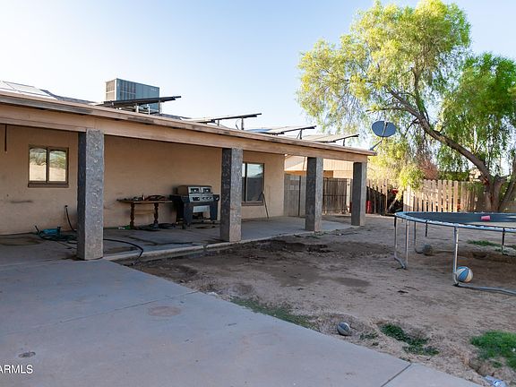 3rd image of 3915 N KIAMI Drive