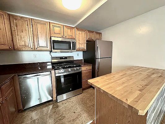 3rd image of 121 E 12th St APT 6H