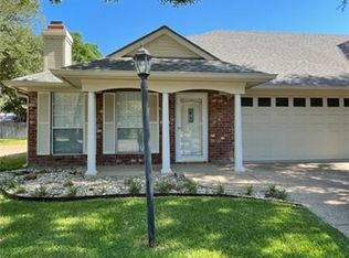 213 Pecan Village Cir, Waco, TX 76710