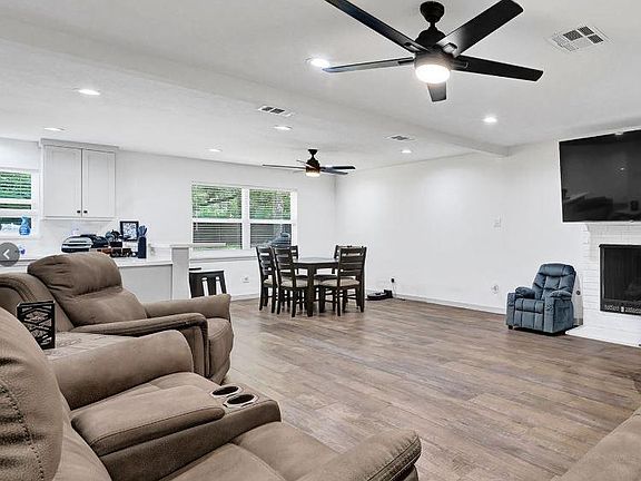 3rd image of 2630 Centurian Cir