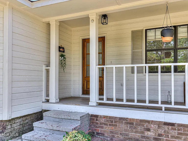139 Crawford Dr — Photo 4