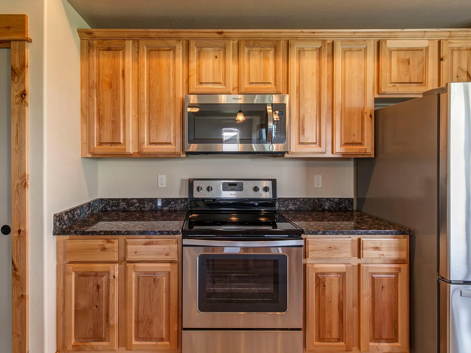 3 bed, 2.5 bath, 1600 sqft, $2,490 — Photo 3