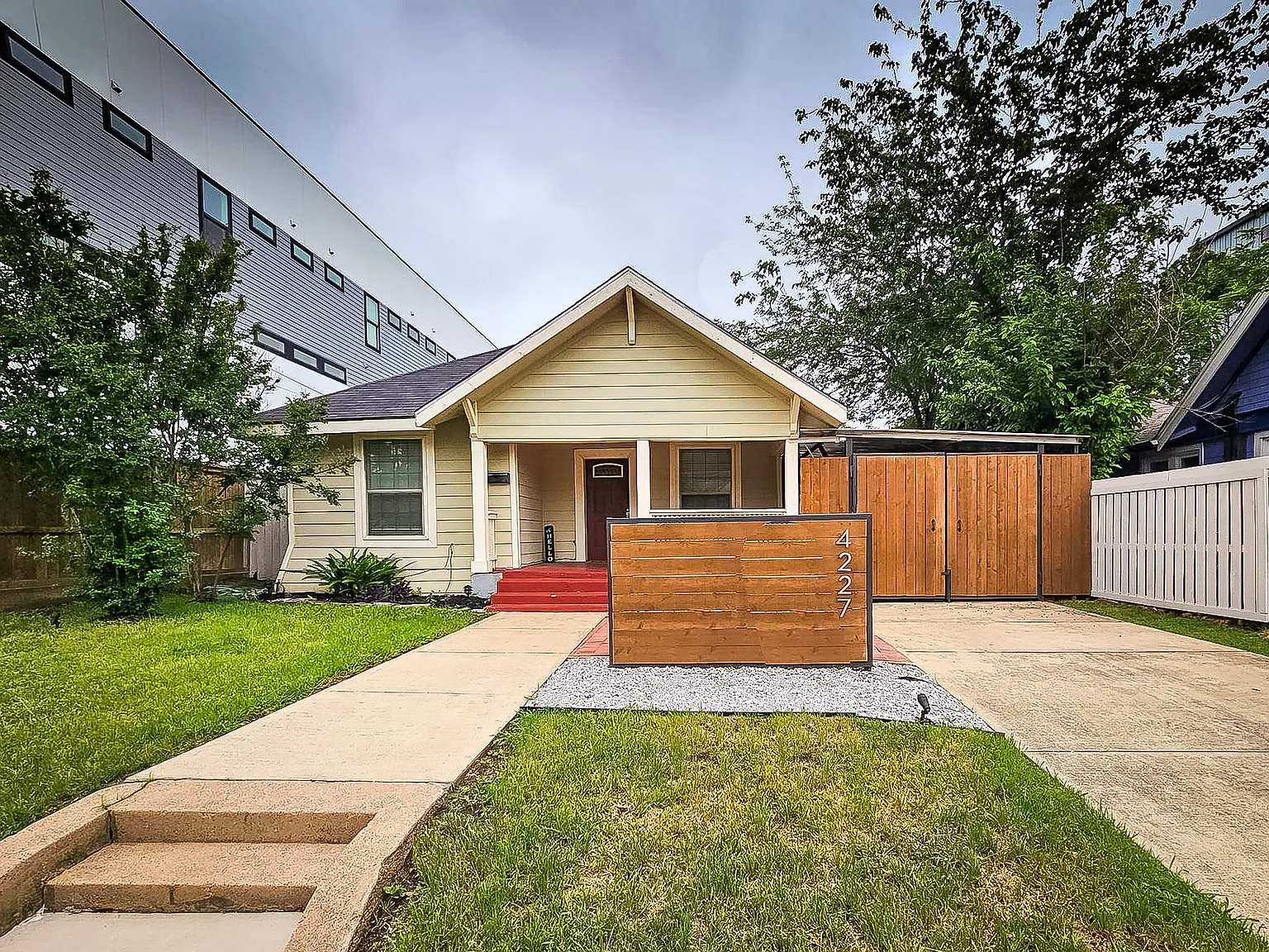 3 bed, 1411 sqft, $2,700 — Photo 4