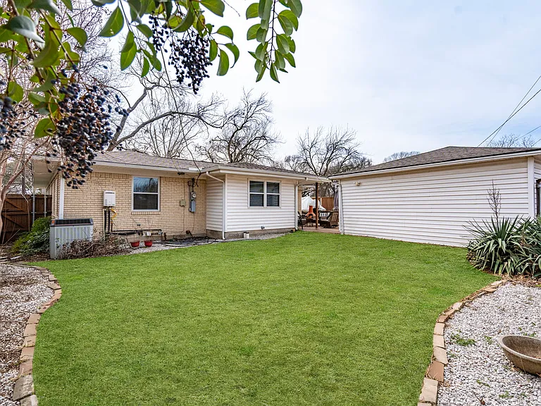 10615 Larchfield Ln — Photo 36
