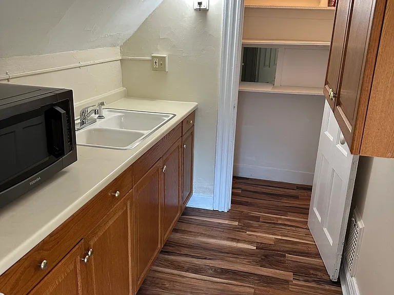49 Cayuga St #2 — Photo 3