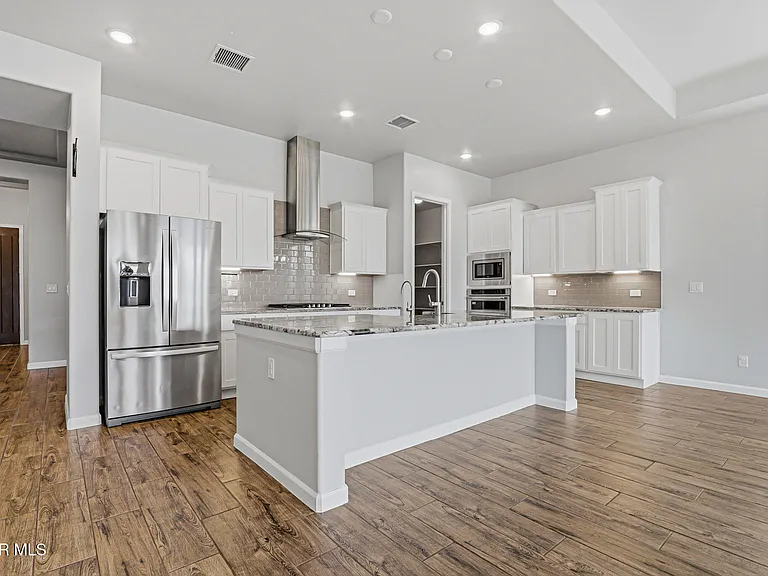 253 Emerald Sun Dr — Photo 18