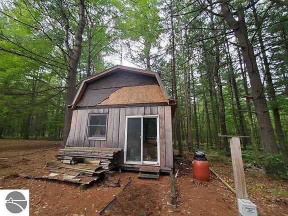 3rd image of 888 W Greenwood Rd