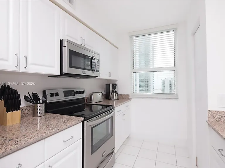 1155 Brickell Bay Dr #2701 — Photo 8