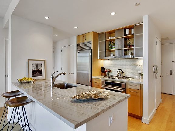 4th image of 1 Northside Piers APT 8C