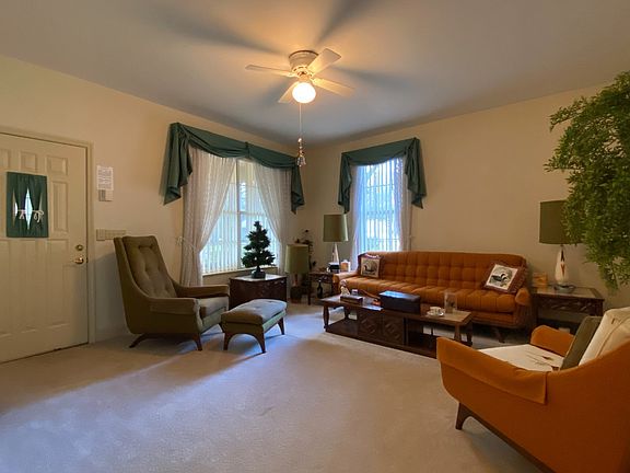 4th image of 23359 Elmwood Ln
