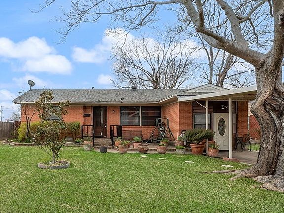 3rd image of 106 W Vista Dr