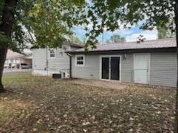 5th image of 100 N Emerald Ln