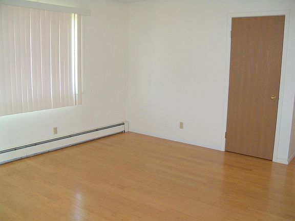 3rd image of 1028 Howard Ave APT 1