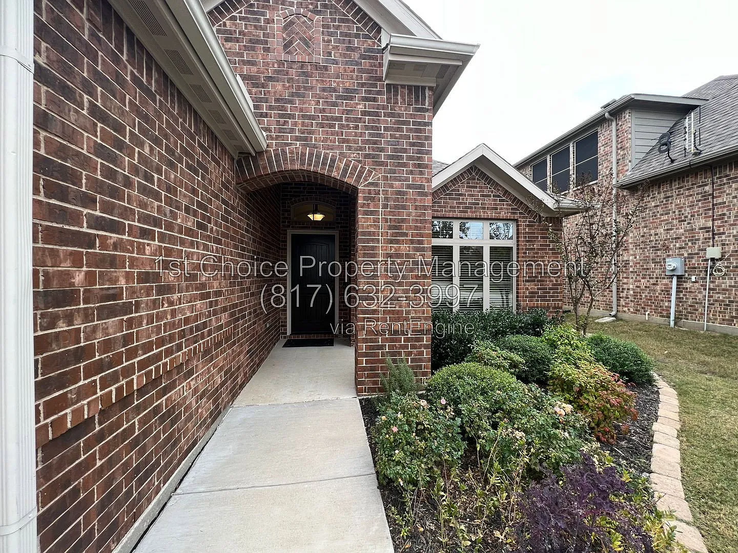 3 bed, 3.0 bath, 2572 sqft, $2,995 — Photo 3