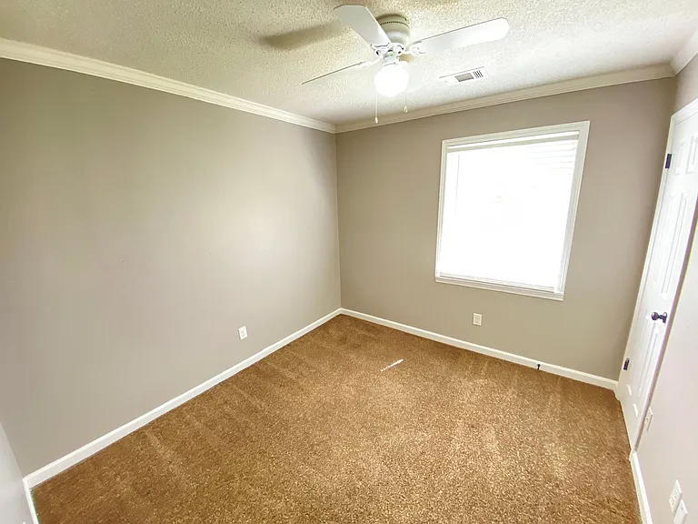 4628 Jonquil Ln — Photo 5