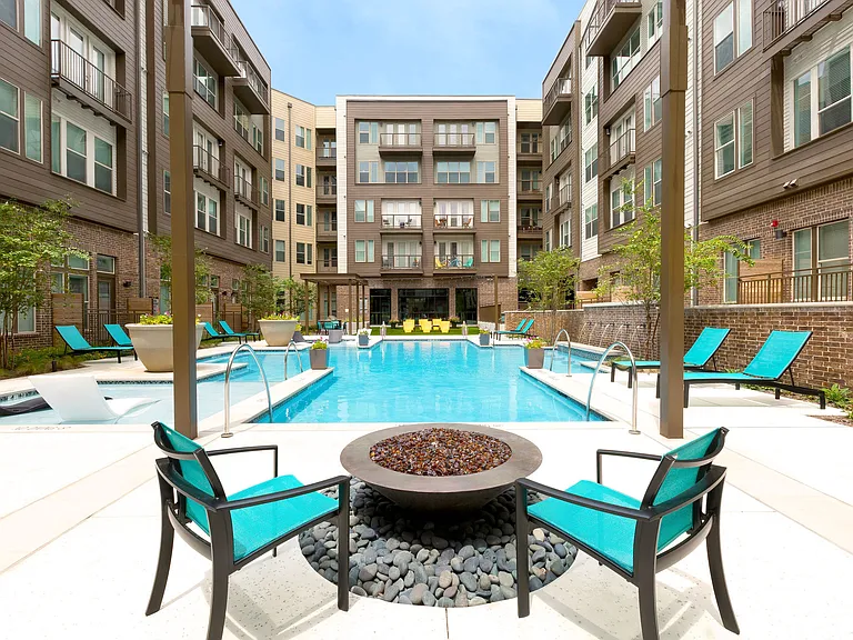 South 400 — Photo 11