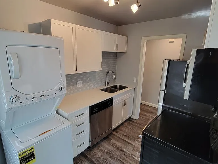 221 N Quince St — Photo 18