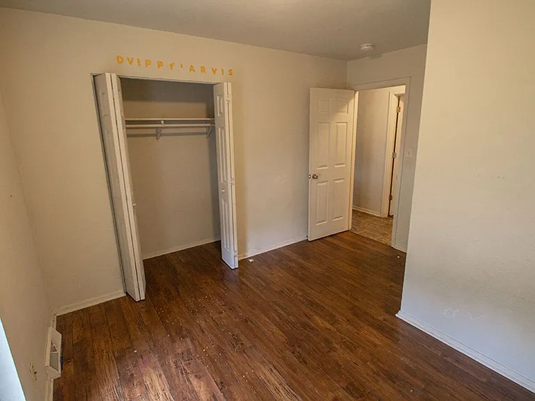 1013 W Ash St — Photo 17
