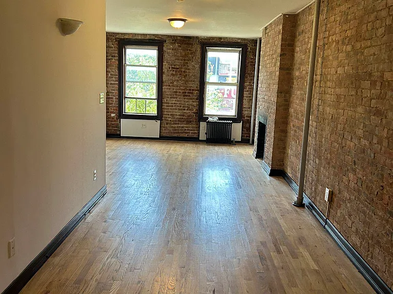 2133 3rd Ave #3N — Photo 2