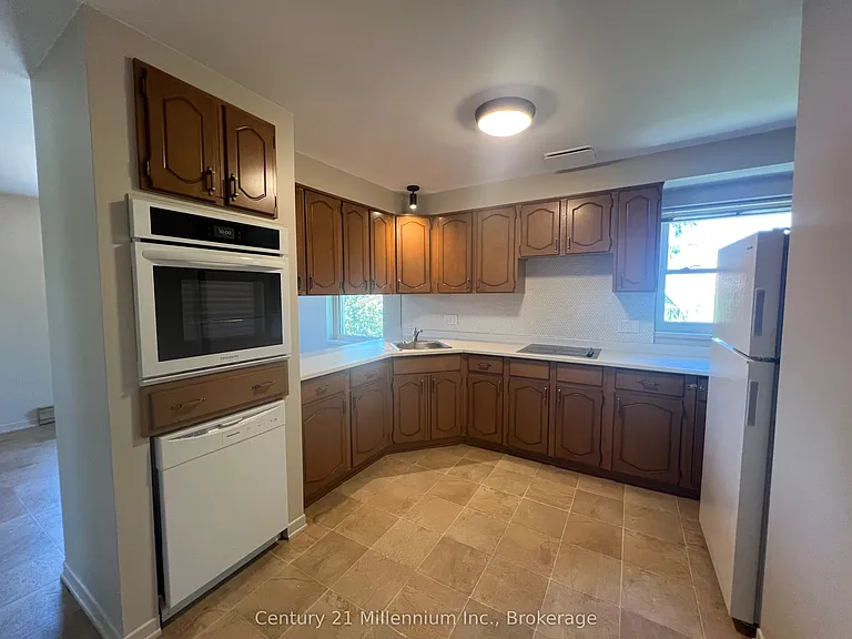 69 Denmark St #1 — Photo 6