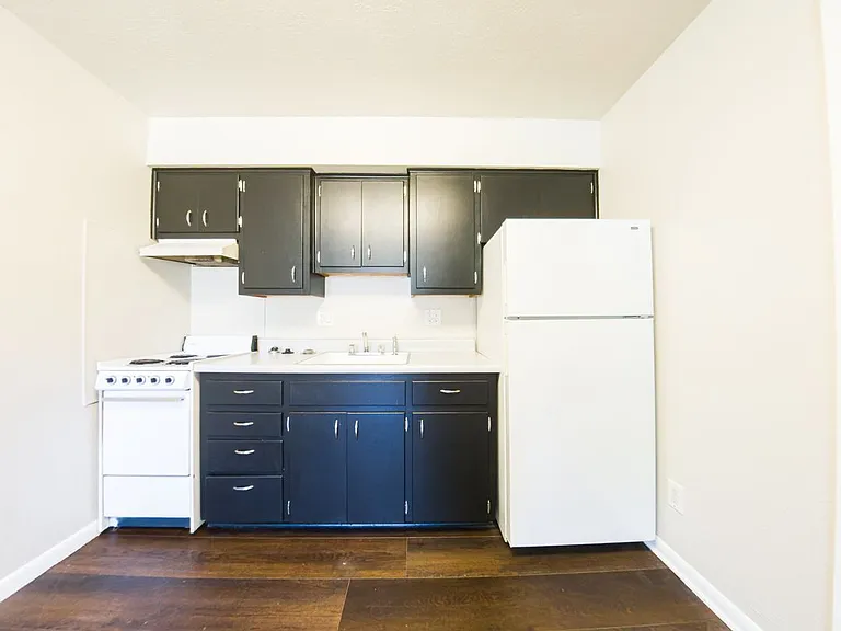 204 E 5th Ave — Photo 4